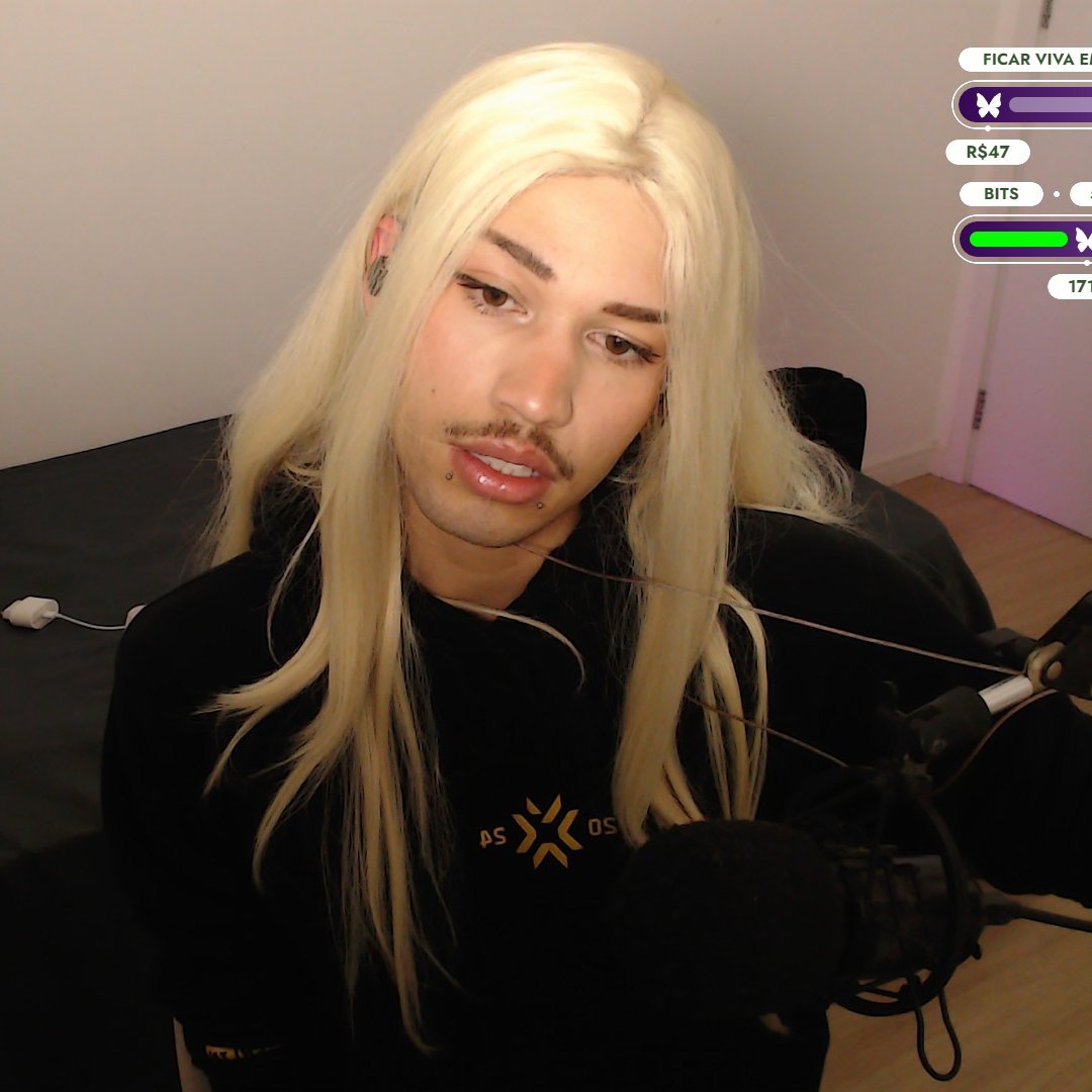 🚨Comentário preconceituoso gera revolta

O usuário <a href="/TRINITYsolitary/">._. ᴛʀɪɴɪᴛʏ ¬_¬ 愛 ® - -'</a> fez um comentário homofóbico em um post da <a href="/ZIPIIH/">ZIPIIH #ExplicandoEmGayLanguage</a>, criadora do #ParadaGamer. A comunidade reagiu com críticas, reforçando a importância do respeito no cenário gamer.