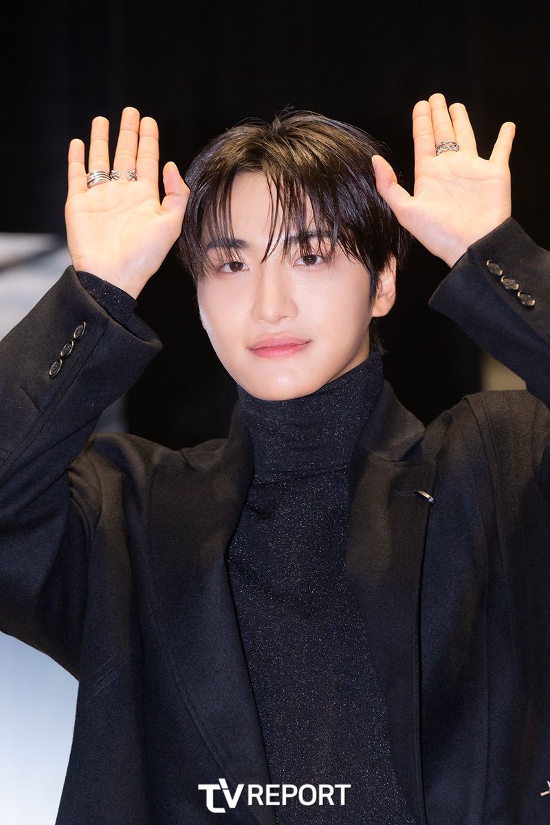 ATEEZUD's tweet photo. [THREAD] SEONGHWA at Songzio X Heliot Emil Collection Global Launch Event Media Related Updates Direct Links List

• Interact to all the contents compiled in the list
— LIKE / COMMENT / SHARE / SAVE 

SEONGHWA AT SONGZIO HELIOT EMIL #SeonghwaXSongzio #SEONGHWA 
#SONGZIO #HeliotEmil @ATEEZofficial