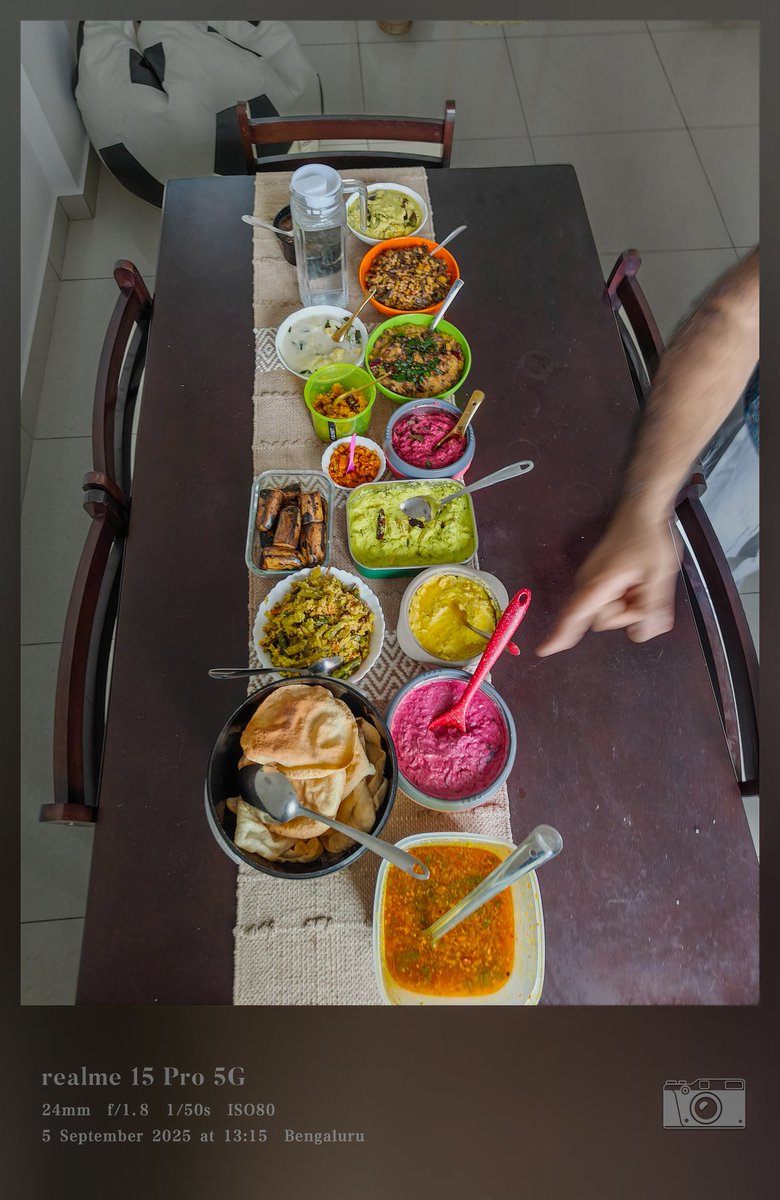 livinvarghese's tweet photo. @ChaseXu_ Day 19/30: Bringing the color to the plate! From the vibrant Onam Sadhya to a fun Gems cake, color makes food joyful. Captured on realme!
#realmeGT8Pro #realmexRICOHGR #realme15Pro #realme12ProPlus #ColorfulFood #SnapbyNoRules @ChaseXu_ https://t.co/V2zqsoPRIb