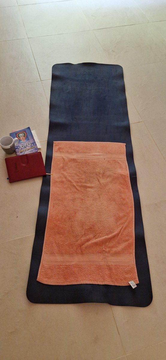 SozyToditsara's tweet image. Had a short 30min yoga followed with Gratitude meditation. And  I feel that vibration of love and that inner peace. So calm inside. Sp peaceful.😇I love it.

Thank you for this moment 🧘‍♂️.
Thank you for this day.

#MorningRoutine 
#yoga
#Meditation
#GratitudeAttitude