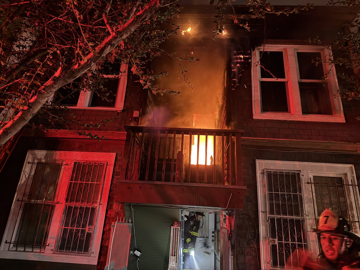 SFFDPIO's tweet image. 1 alarm fire on the 100 block of San Carlos St. Units are on scene extinguishing the remains hot spots. San Carlos between 18th and 19th St. are blocked. Avoid the area 1 cat rescued and several residents will be displaced. #SFFD