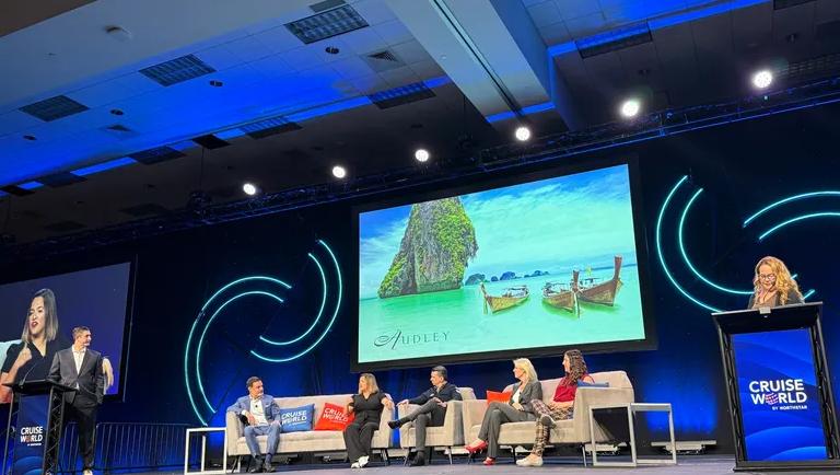 ffeldmeier's tweet image. Travel advisors at #CruiseWorld revealed how powerful “Instagrammable moments” are — not just for likes, but for transforming vacations into vivid memories. 
ow.ly/ovVK30sR4ci