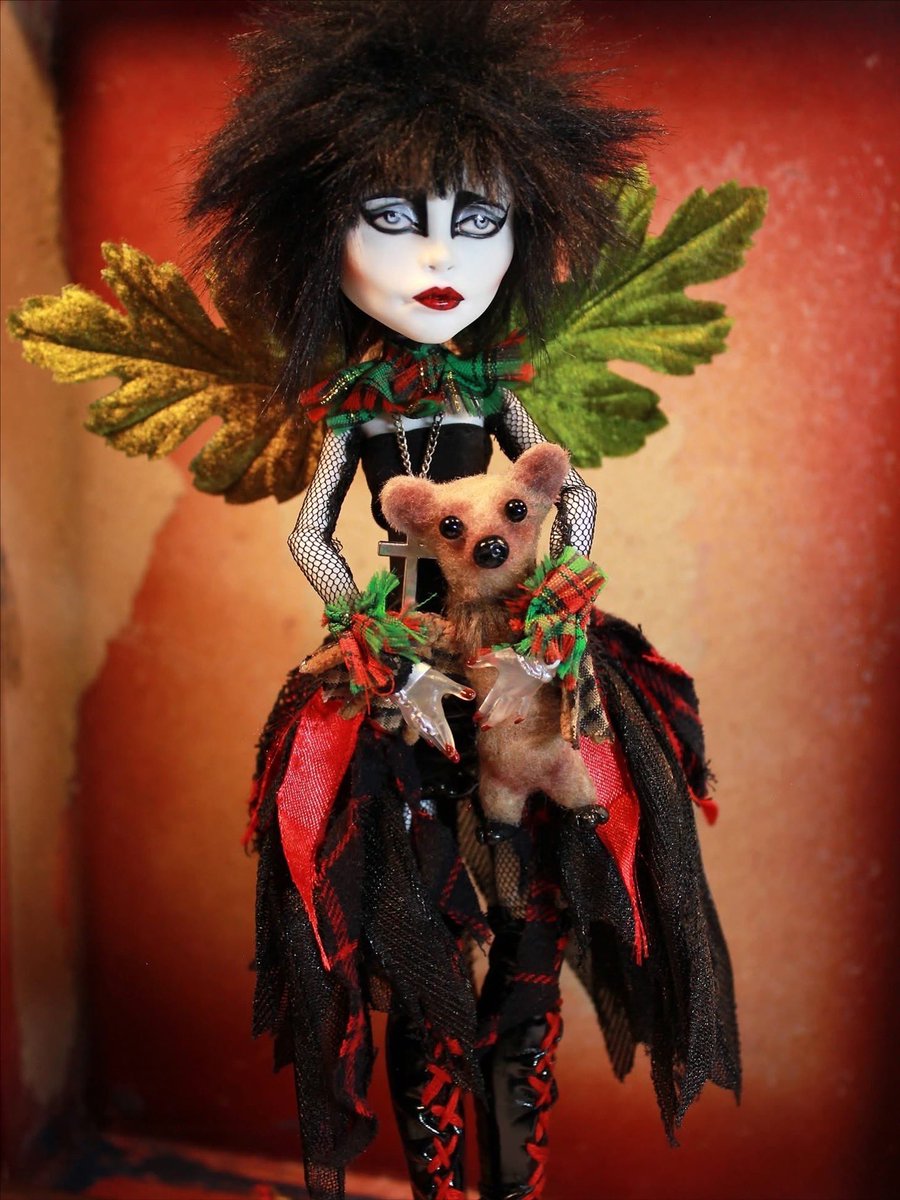 faithinpurity's tweet photo. New art doll drop in the shop!
Intro pricing for 48 hours on my website, then she will move to Etsy at full listing value.
#artdoll #monsterhigh #dollrepaint #christmasdoll #christmasdecor #gothpunk #gothdoll #Bat https://t.co/kjz6F8DC5y