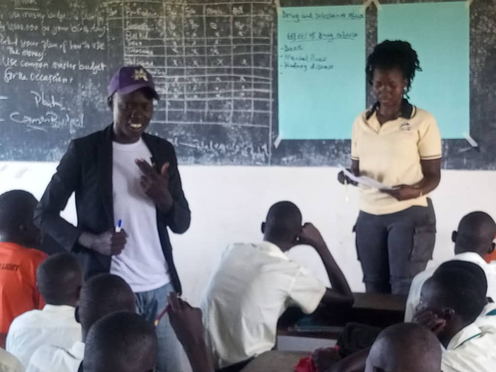 reachahand's tweet image. Throughout last week, our #GNTrybe team conducted vital peer learning sessions at Dzaipi SS, Nyumazi SS, and Pagirinya SS in West Nile!

Focusing on the critical challenges of teenage pregnancy and drug and alcohol abuse, our peer educators shared with the students the dangers