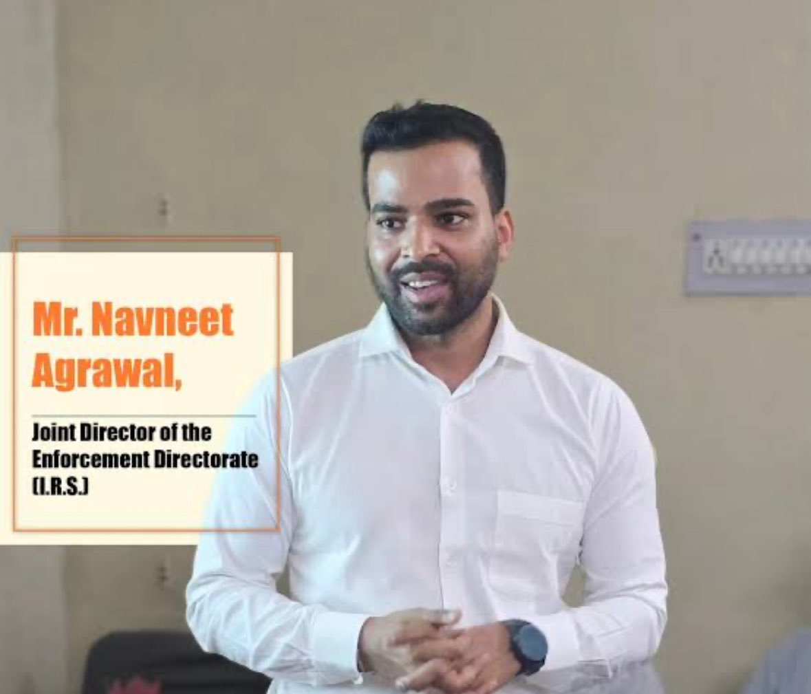 BuyersOsb's tweet image. @CBIHeadquarters @dir_ed @nsitharamanoffc @nsitharaman @FinMinIndia JD ED Gurugram #NavaneetAgrawal has not taken any action on our complaints of serious fraud, money laundering and hawala transactions to the tune of 800-1000 crores rupees by a builder under…