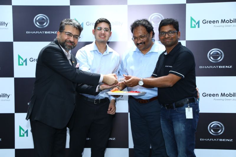 TnInvestment's tweet photo. #LateUpdate
#Green Mobility has inaugurated a new manufacturing facility in #Sriperumbudur near #Chennai to support #Daimler India Commercial Vehicles
- Plan to provide solutions for the CV sector with a focus on efficiency and cleaner transportation
https://t.co/Kclg8M9Wgu https://t.co/7xfzCYn6xJ
