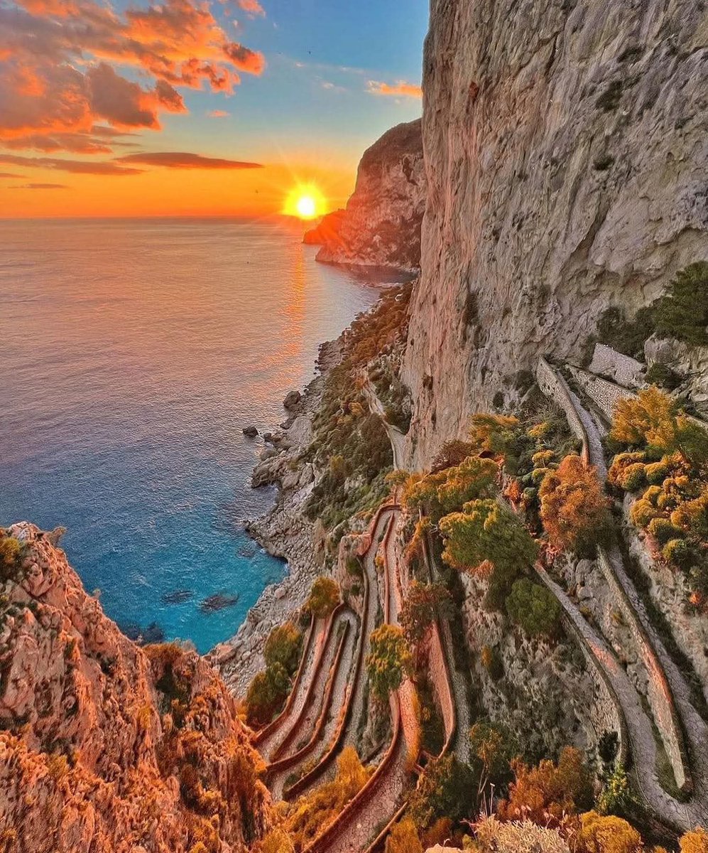 ItalyInTheHeart's tweet image. 🇮🇹 Capri, Napoli, Campania
📷 @costa05

#capri #napoli #naples #campania #island #isola #instagood #travel #travelplace #travelphoto #italy #italytrip #italytravel #italia #italytour #italian #italytourism #italyphotographer #italyphoto #italy_photolovers #italyintheheart