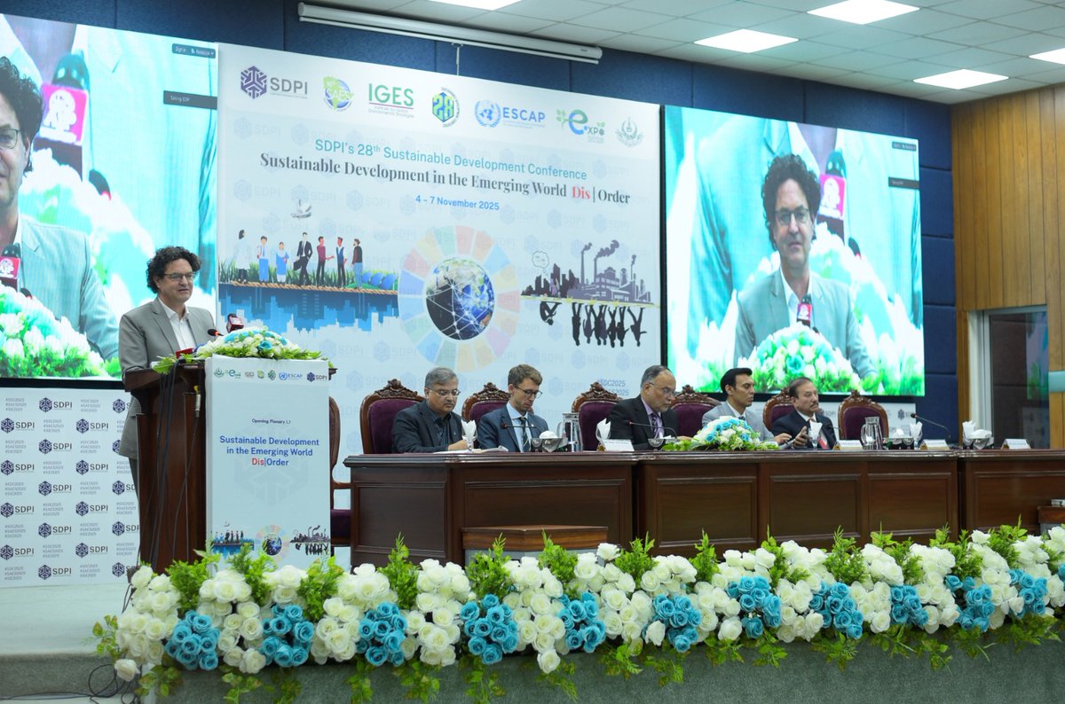 GermanyinPAK's tweet image. Deputy HoM Arno Kirchhof joined the opening of 3rd @SDPIPakistan Sustainability Expo 2025! reaffirming 🇩🇪Germany’s commitment to work with Pakistan🇵🇰 for a climate-smart &amp;amp; sustainable future under the Pak-German Climate &amp;amp; Energy Partnership.
#ClimateEnergyDosti #GreenTransition