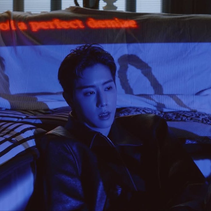 GOT7's Mark Tuan bares his soul on sophomore EP 'Silhouette' &amp; music video for 'Sunsets and Cigarettes'

bandwagon.asia/articles/mark-…