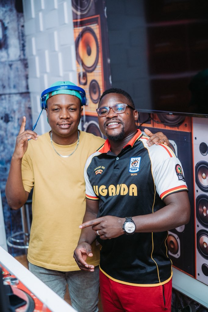 ON AIR: Issa Friday and you know how we do it. 

<a href="/SelectorTymo/">Selector Tymo</a> is live ON AIR, turning up the #DreamWeekend with #BPM.

📻:97FM/ Listen online: radiocity.ug