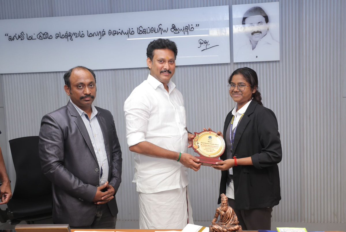 Anbil_Mahesh's tweet photo. அமெரிக்காவில் நடைபெற்ற உலக ரோபோடிக்ஸ் ஒலிம்பியாட்டில் (World Robotics Olympiad) நமது தமிழ்நாட்டு மாணவர்கள் சாதனை படைத்துள்ளார்கள்.

வேலம்மாள் இன்டர்நேஷனல் பள்ளி மாணவர்கள் அவிவ், பவித்ரா, அஞ்சனா ஆகியோருக்கும் அவர்களின் வழிகாட்டிகளுக்கும் மனமார்ந்த வாழ்த்துகள்.

சாதனையாளர்களுக்கு IAAA (Institute of Aeronautics Astronautics and Aviation) தொழில்முறை சங்கம் சார்பாக “Global Innovative Champions Award” விருதையும், ரூ.1 இலட்சம் மதிப்புள்ள ஸ்டார்ட்அப் வழிகாட்டுதல் (Startup Mentorship Support) உதவியையும் வழங்கினோம்.
