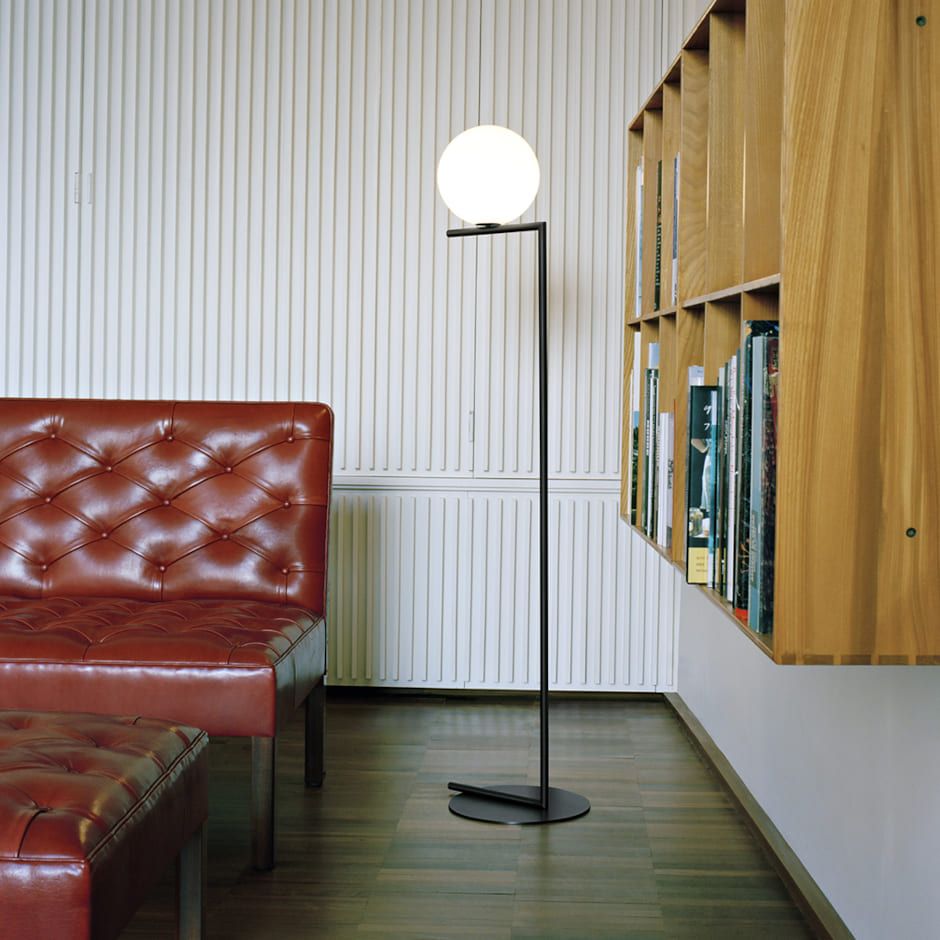 TKS_nagoya's tweet image. イタリア発の照明ブランド「FLOS（フロス）」の取り扱いを開始しました
FLOSが展開するデコラティブ照明から建築照明までの幅広いラインナップを加えることで、キッチン・家具・照明が有機的につながり、空間全体に統一感と深みをもたらします。 
store.toyokitchen.co.jp/news/newsDetai…
#トーヨーキッチン
#FLOS