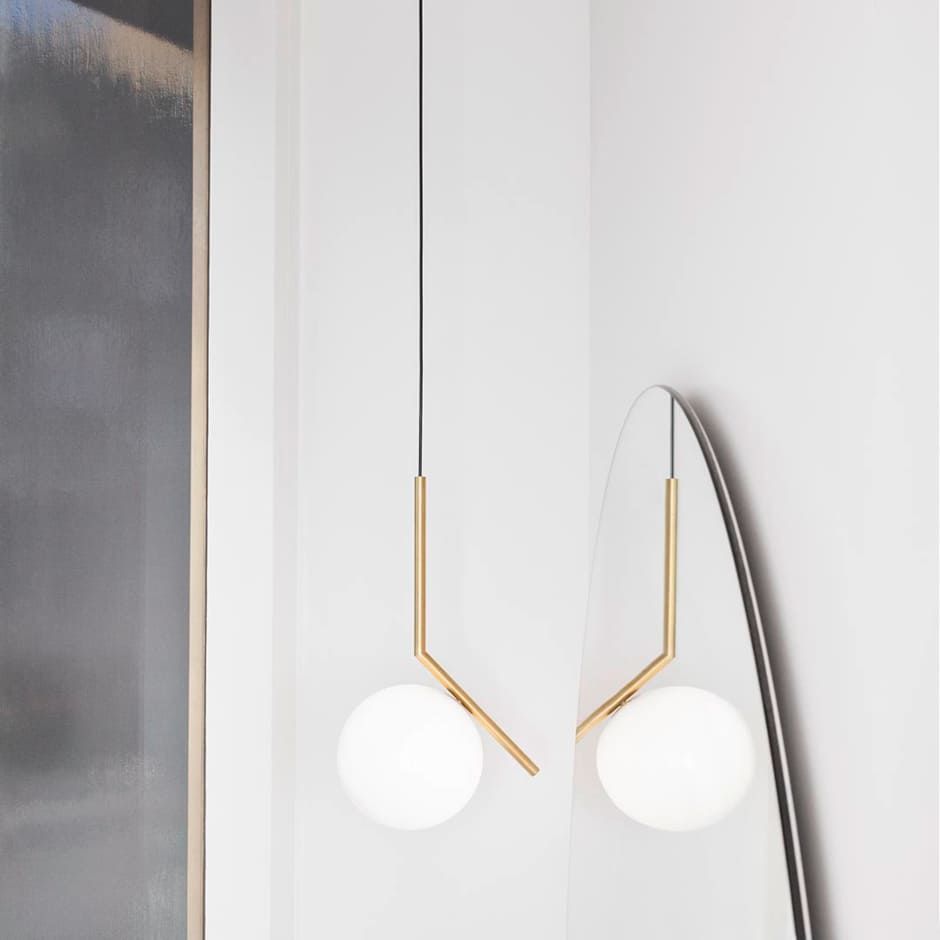 TKS_nagoya's tweet image. イタリア発の照明ブランド「FLOS（フロス）」の取り扱いを開始しました
FLOSが展開するデコラティブ照明から建築照明までの幅広いラインナップを加えることで、キッチン・家具・照明が有機的につながり、空間全体に統一感と深みをもたらします。 
store.toyokitchen.co.jp/news/newsDetai…
#トーヨーキッチン
#FLOS