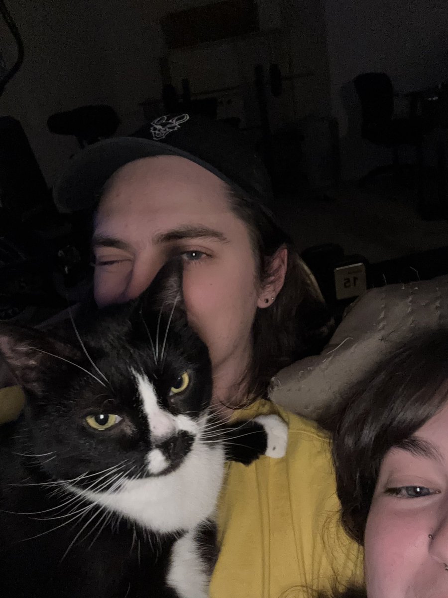 my 2 favorite living beings :))) 
<a href="/rileyileyiley/">riley</a>