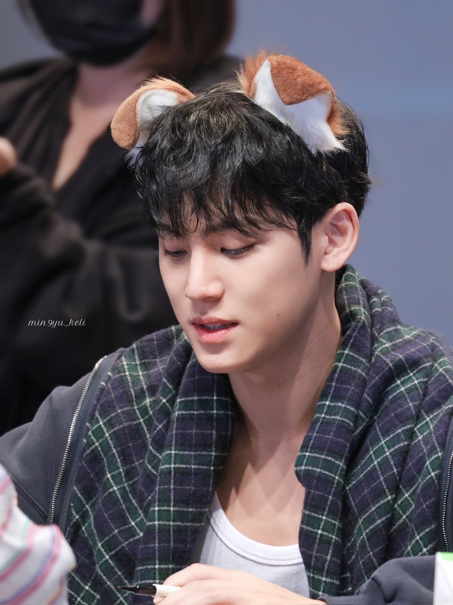 강아지다!!
·
#MINGYU #민규 #ミンギュ
#SEVENTEEN #세븐틴