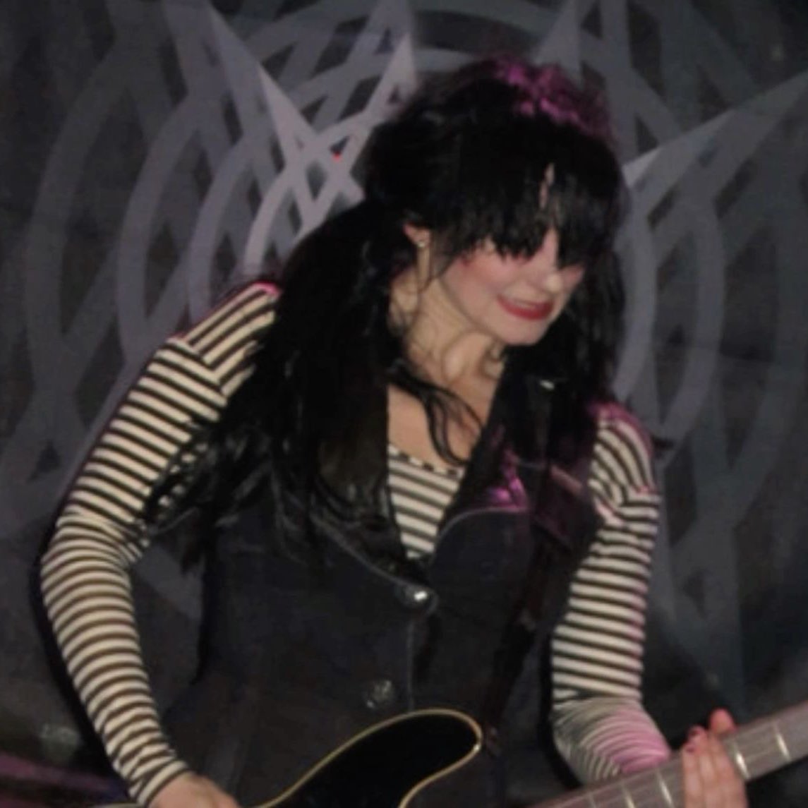 wasnt gonna drink tonight but im missing this lindsey look like a mf