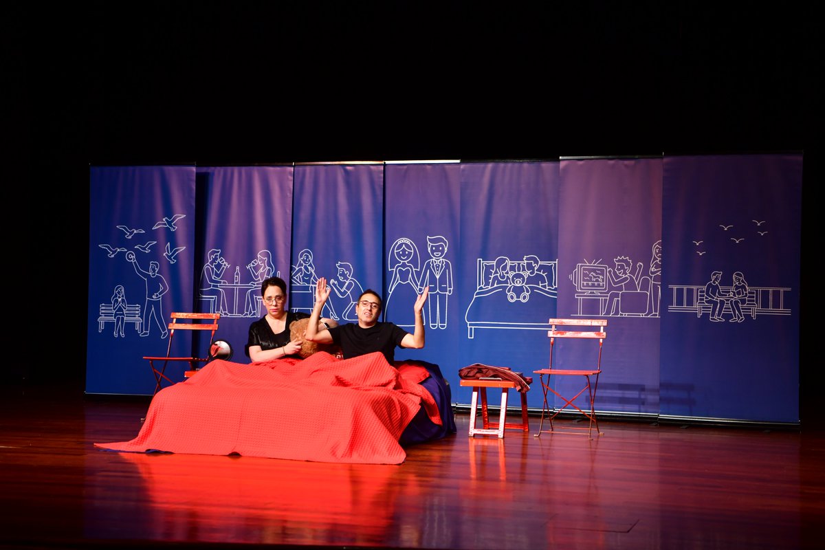 Tanışma, sevgili olma, evlenme kararı alma, düğün hazırlıkları, düğün, evlilik hayatı gibi konuların işlendiği bir ilişkiler komedisi olan, "Seninle Evlenir Miyim?" isimli oyun, Akıngüç Oditoryumu ve Sanat Merkezi'nde; izleyenlere ilişkiler üzerine hem güldüren, hem de sorgulatan