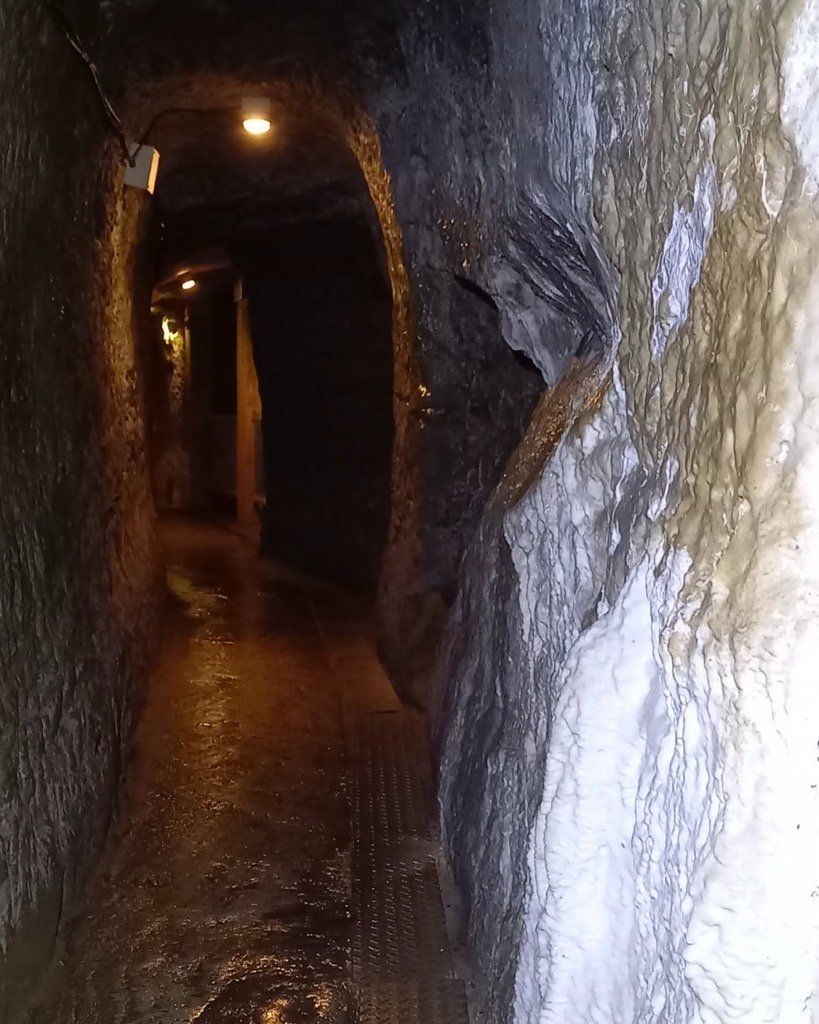 陸軍用地 石柱 旧海軍司令部壕Official on X