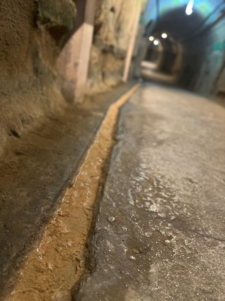 陸軍用地 石柱 旧海軍司令部壕Official on X