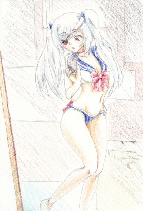 #いいおなかの日 
#過去絵 
ラウラのセーラー水着自撮りとかいったいいつ描いた絵なのか ←なんで眼帯逆? ←鏡に反射してるからね ←でも自撮りだとそもそも逆になるんでこの場合は順向きになるんじゃ? ←当時もそこに悩んで両バージョンを投稿した記憶が 