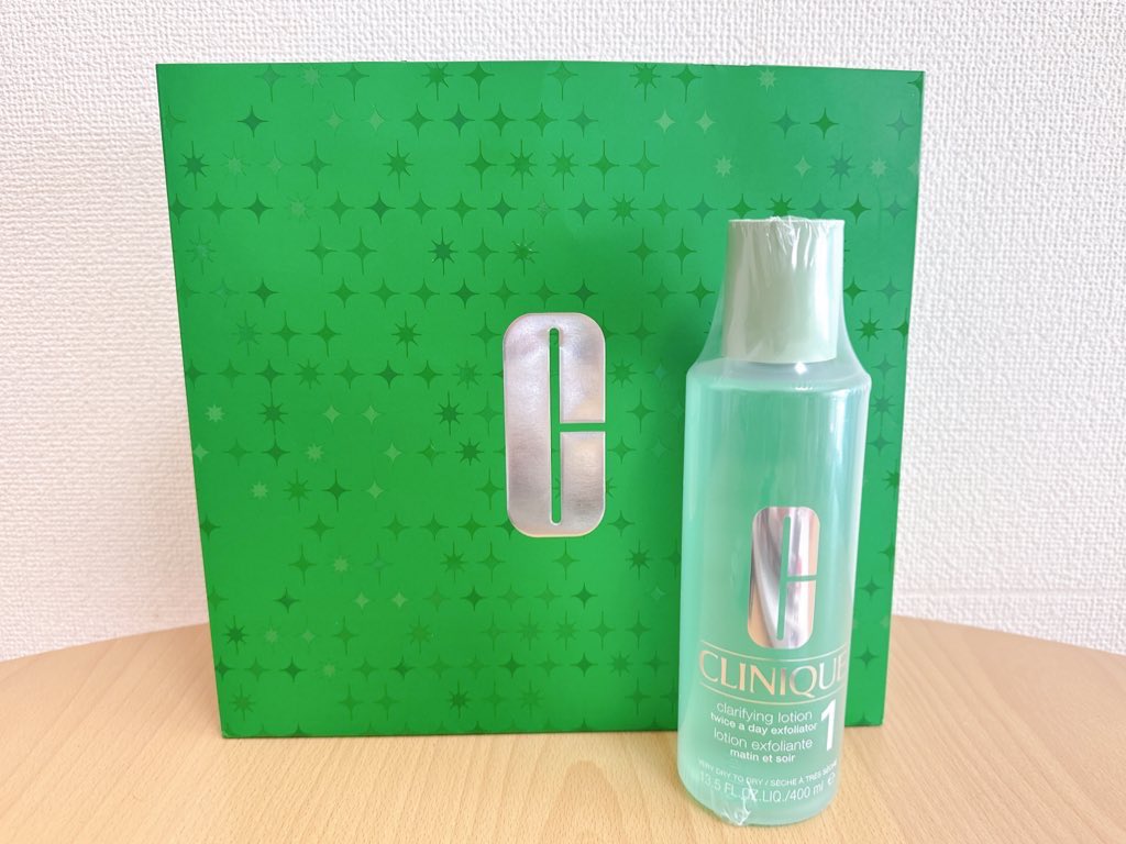 今年のクリスマスコフレは
クリニークにしました🎄🦌🥹

#CLINIQUE #クリスマスコフレ
#ふきとり化粧水