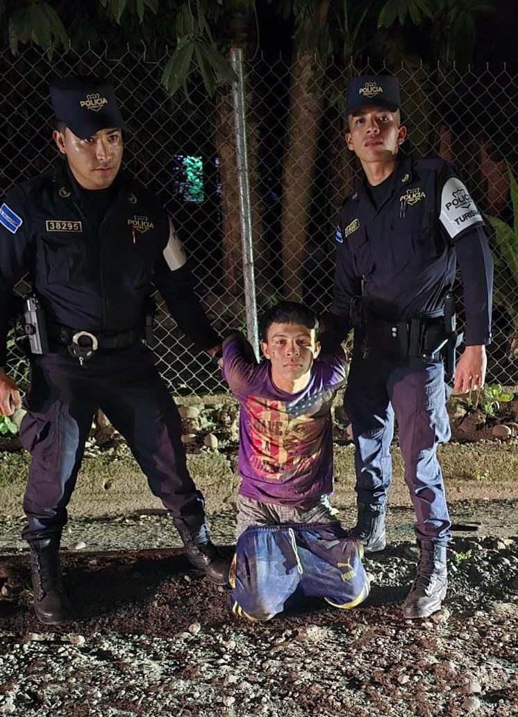 PNC El Salvador tweet media