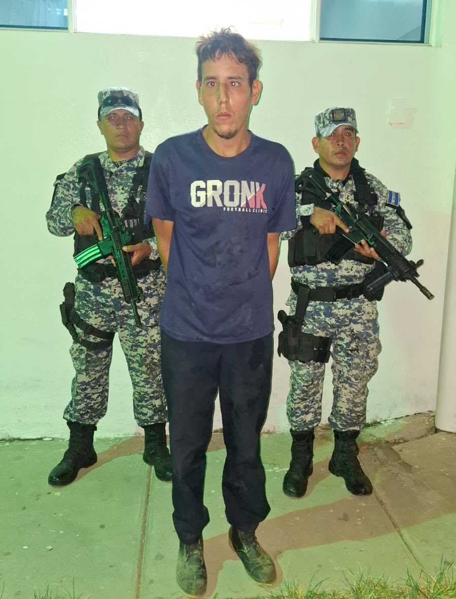 PNC El Salvador tweet media