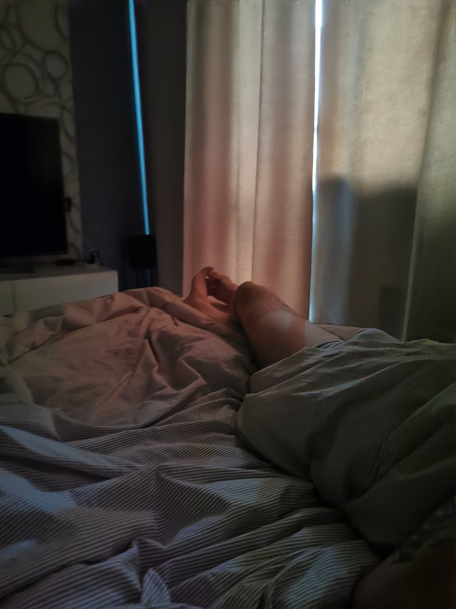 с мужчиной проснулся. не смог выгнать