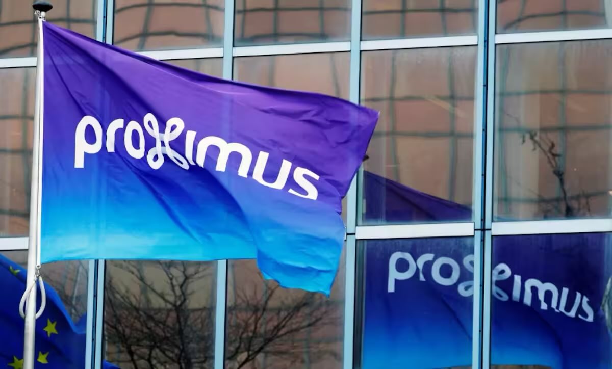 #Proximus Q3 2025 – kerncijfers
✅ Sterke thuismarkt: stabiele omzet (€1,19 mrd) en +1,8 % EBITDA
⚡️ +41 k mobiele postpaidklanten, +12 k fiberlijnen
💶 Vrije kasstroom stijgt naar €159 mio
⚠️ Global-divisie daalt –19 % omzet, –25 % EBITDA
🏗️ Fiber-dekking: 41 % van België