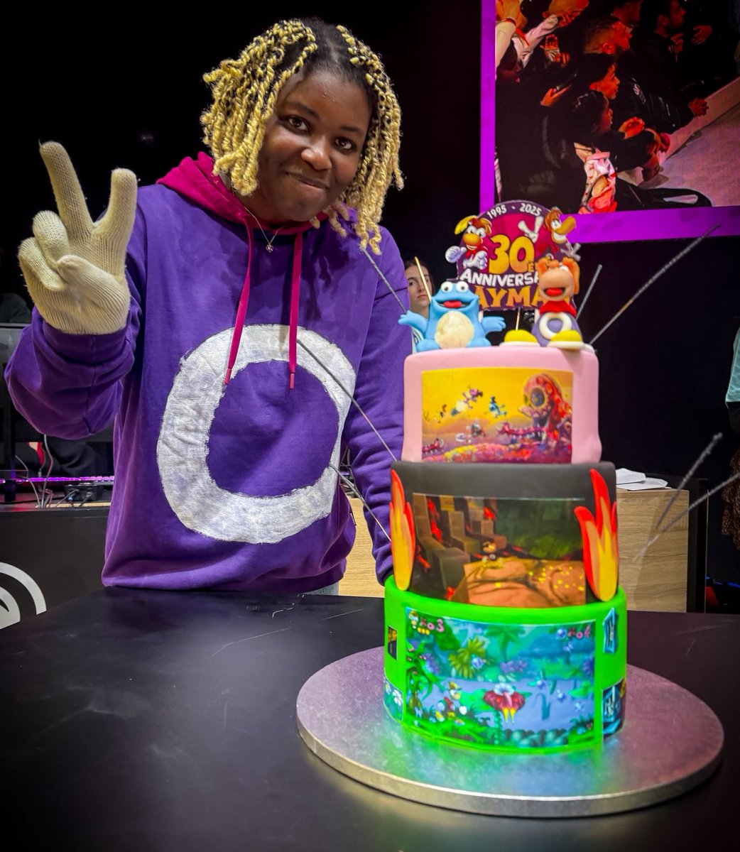 Was there cosplaying Rayman and I really enjoyed being on stage to celebrate the 30th Anniversary of Rayman. Thank you for this moment ✨✨✨