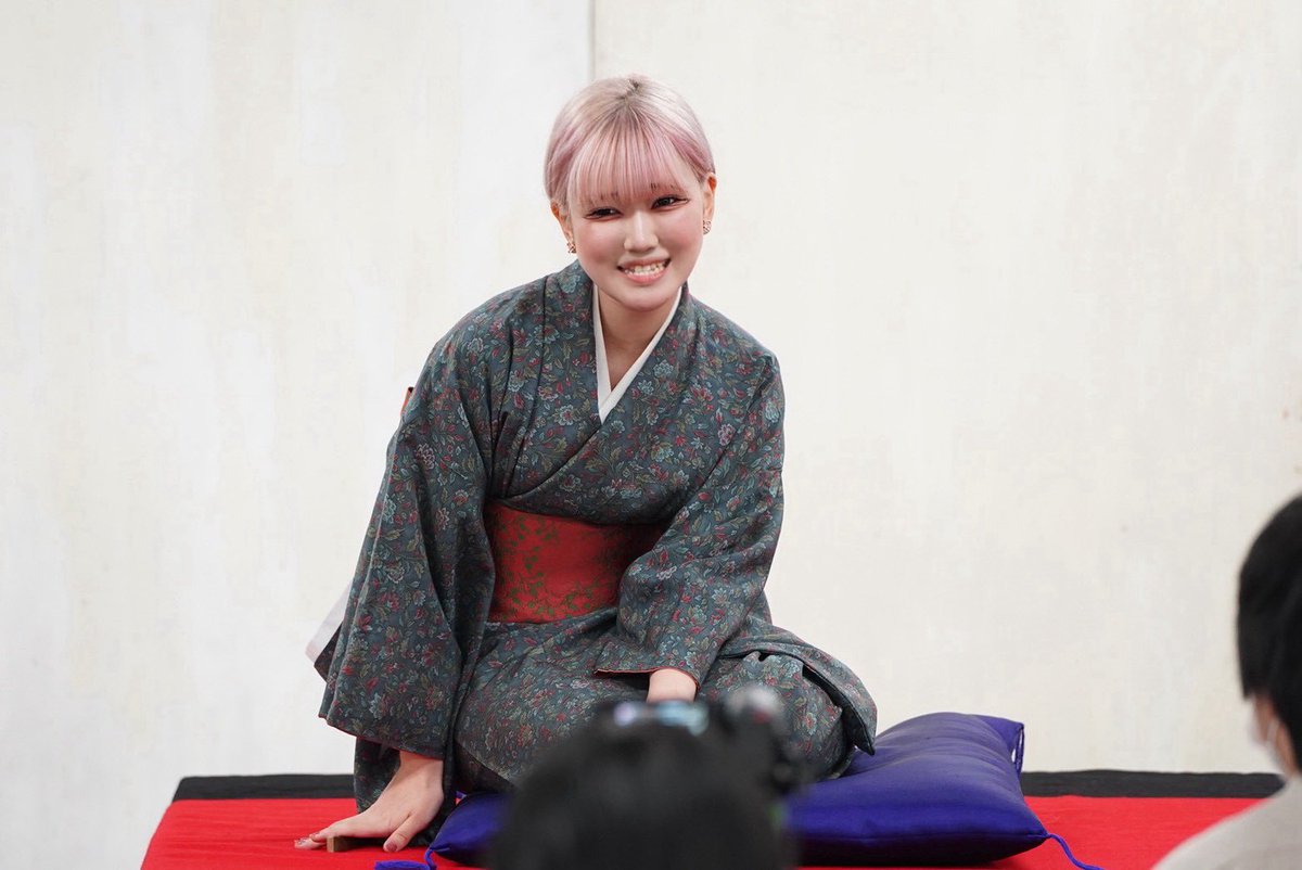 nyt_m0m0's tweet image. 学祭芸漫初日の落語の部、膝代わりを務めました！
「紙入れ」でした📨本当にとっても楽しかった〜✨
アンケートもたくさん！嬉しい！全て大事に読みます！！
ご来場いただいた方ありがとうございました🍑♡