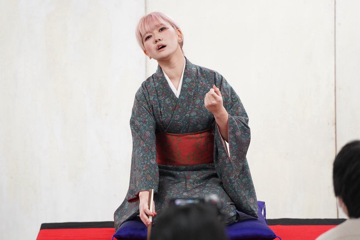 nyt_m0m0's tweet image. 学祭芸漫初日の落語の部、膝代わりを務めました！
「紙入れ」でした📨本当にとっても楽しかった〜✨
アンケートもたくさん！嬉しい！全て大事に読みます！！
ご来場いただいた方ありがとうございました🍑♡