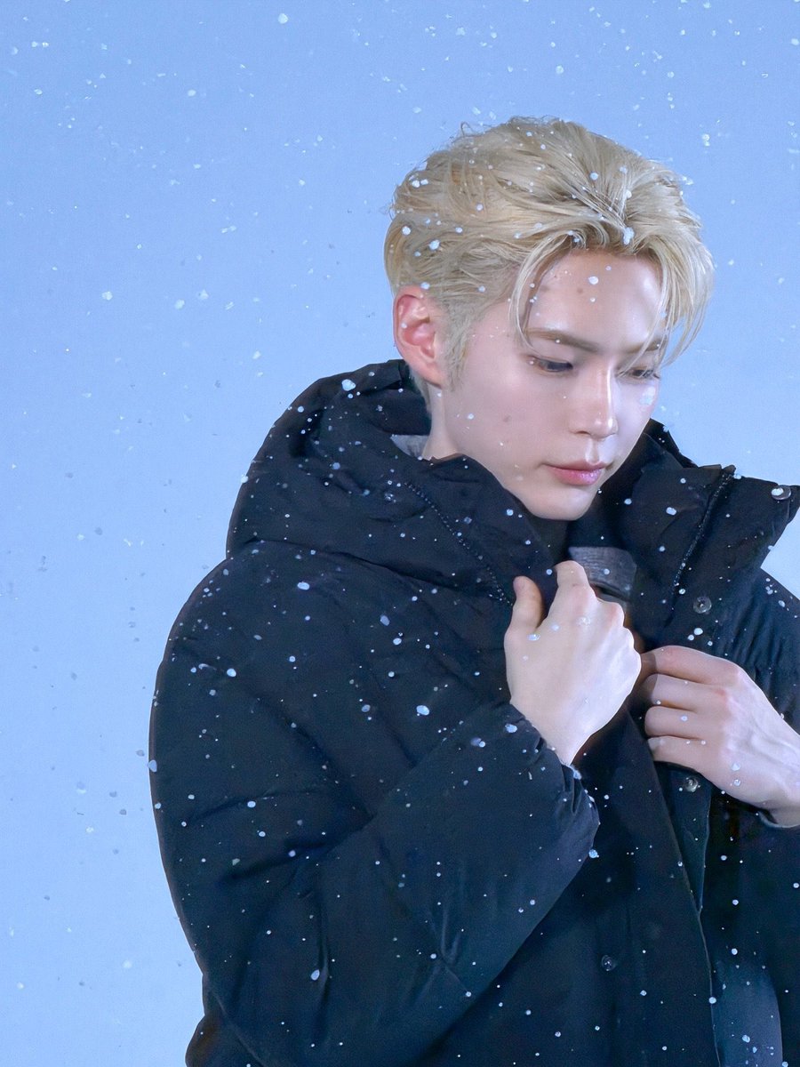 shanmbin's tweet image. Cold weather, but you pulled up like my personal heater @ my coat.