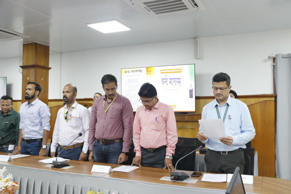 AFK_MIL's tweet photo. All Officers &amp; employees of AFK along with Members of Federations, JCM, Works Committee, Unions &amp; Associations joined Mass Singing of “Vande Mataram” during celebration commemorating 150 glorious years of National Song #VandeMataram the anthem that unites and inspires the nation. https://t.co/mr5yWJiCuN