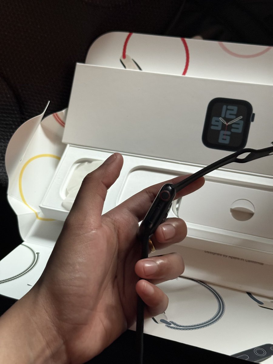 _slothshop_'s tweet photo. ขาย Apple watch SE2 40mm gps+cellular (ตัวเซลลูลาร์) 

สุขภาพแบต 88% 

3850 รวมส่งค่ะ

#ส่งต่อ #applewatchมือ2 #applewatchมือสอง #แอปเปิ้ลวอช #นาฬิกามือสอง #ส่งต่อapplewatch #appleth https://t.co/nRlDjU1MQK