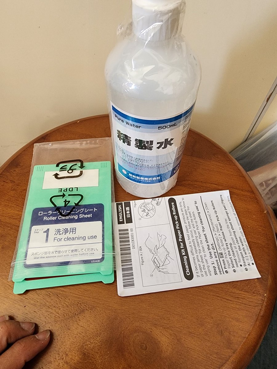 PARROT221985's tweet image. そして月に1度のメンテナンスです。
私のかわいいbrotherちゃん。
私はプリンターのメンテナンスの時は基本的に精製水を使いますが果たしてそれが機械にとって良いのか悪いのかは知りません。(家庭用での話)
印刷所とかは絶対精製水でのメンテナンスなはずです。
#プリンター #brother #Printer…