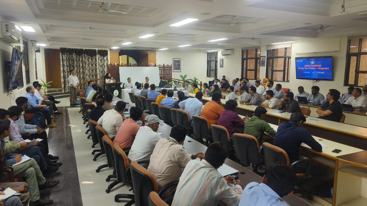 FCI_IFS's tweet image. Train the Trainer Program for ‘Anna Darpan’ conducted at IFS, Gurugram- empowering Master Trainers for nationwide implementation. The session was chaired by Sh. Vijay Parashar, ED (IT) highlighting the digital transformation in foodgrain management.
#AnnaDarpan #FCI #DigitalIndia