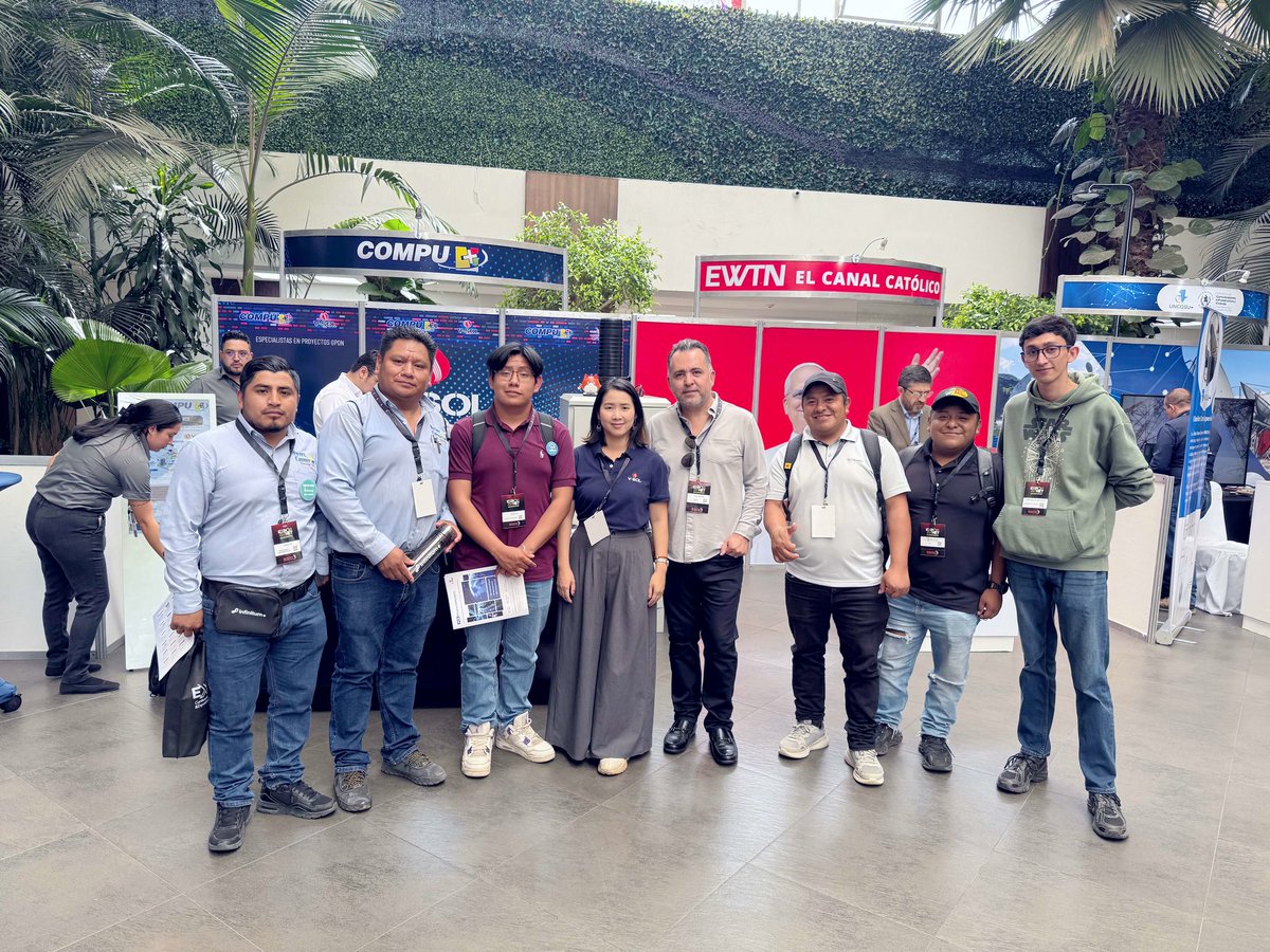 vsolution_fttx's tweet image. 🌍🤝 VSOL x COMPU+ at #EXPONET2025! Successful showcase in Guatemala City (Oct 29-30) featuring FTTx/SMB/MBB solutions. OLT, ONU &amp;amp; Wi-Fi series drew strong interest—strengthening our Latin America footprint! #VSOLPartnership #TelecomInnovation