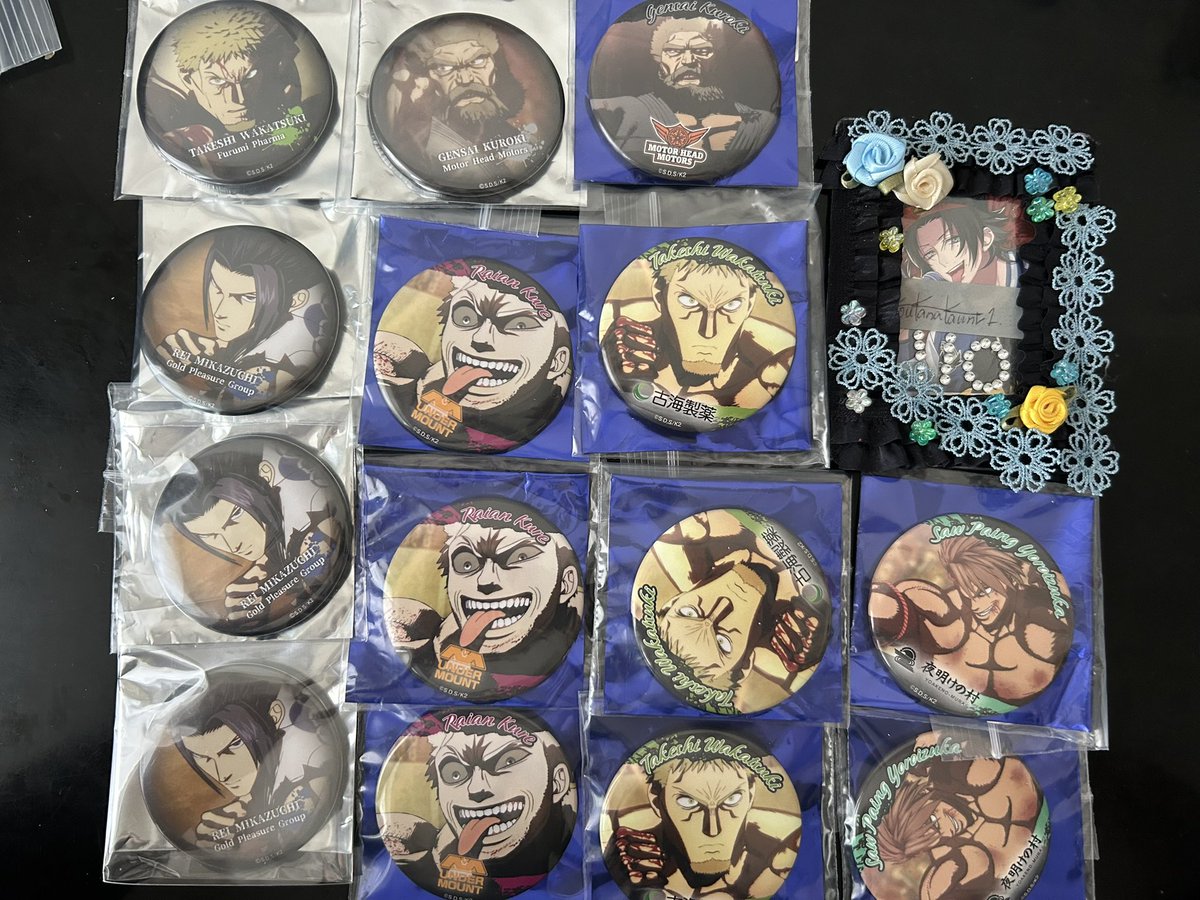 マンガワン10周年記念POP UP SHOP
コラボカフェ 拳闘美食会
ケンガンアシュラ　ケンガンオメガ
缶バッジ

【求】同種コスモ»»異種コスモ»同種刹那or定価

【譲】英 王馬 光我 アギト 三朝 雷庵 零 サーパイン 黒木 若槻
お気軽にお声がけください