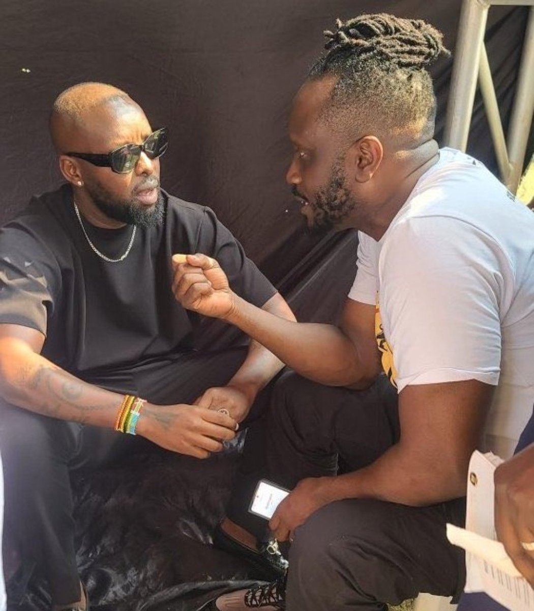 Kenzo: what country is neighboring the USA?

Bebe Fool: eyo ebeela USB🥴🥴