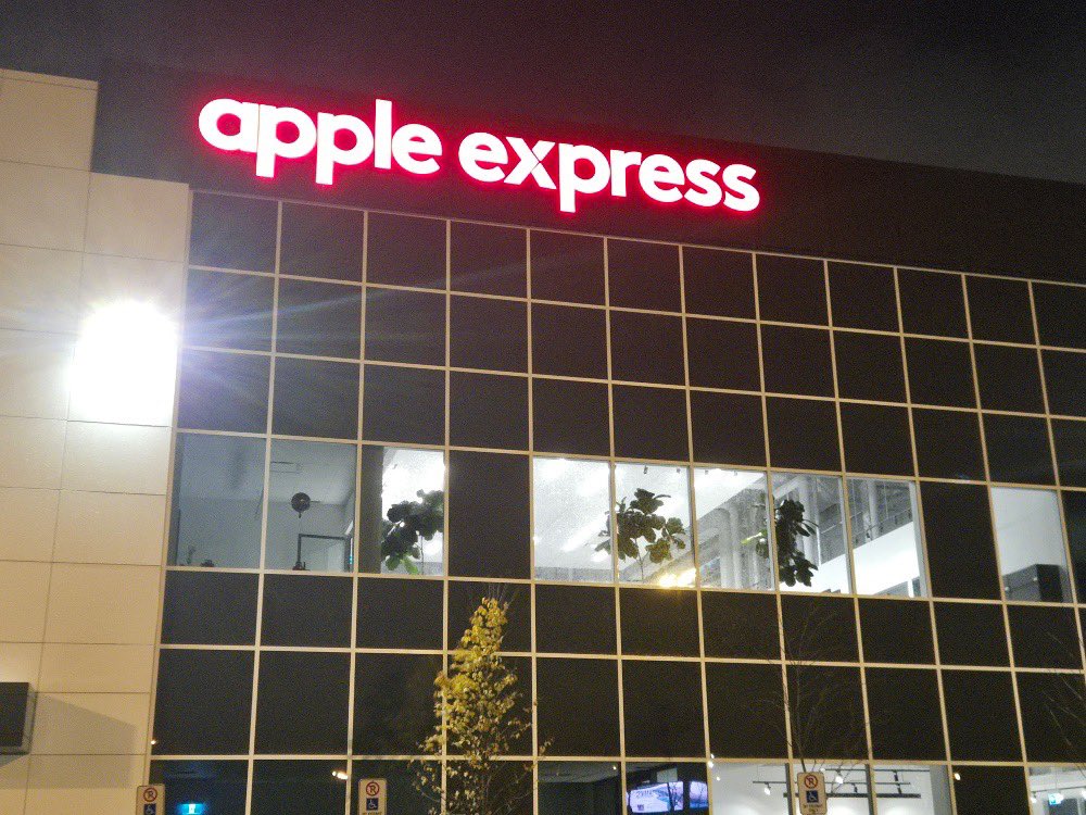 LED_SolutionsCA's tweet image. Why do Southern Ontario’s local businesses and national brands choose LED Solutions?
From design to installation, every project is Canadian made, expertly executed, and built to stand the test of time.
BBB Accredited
Nearly 30 years in business
#LEDSolutions #MadeInCanada