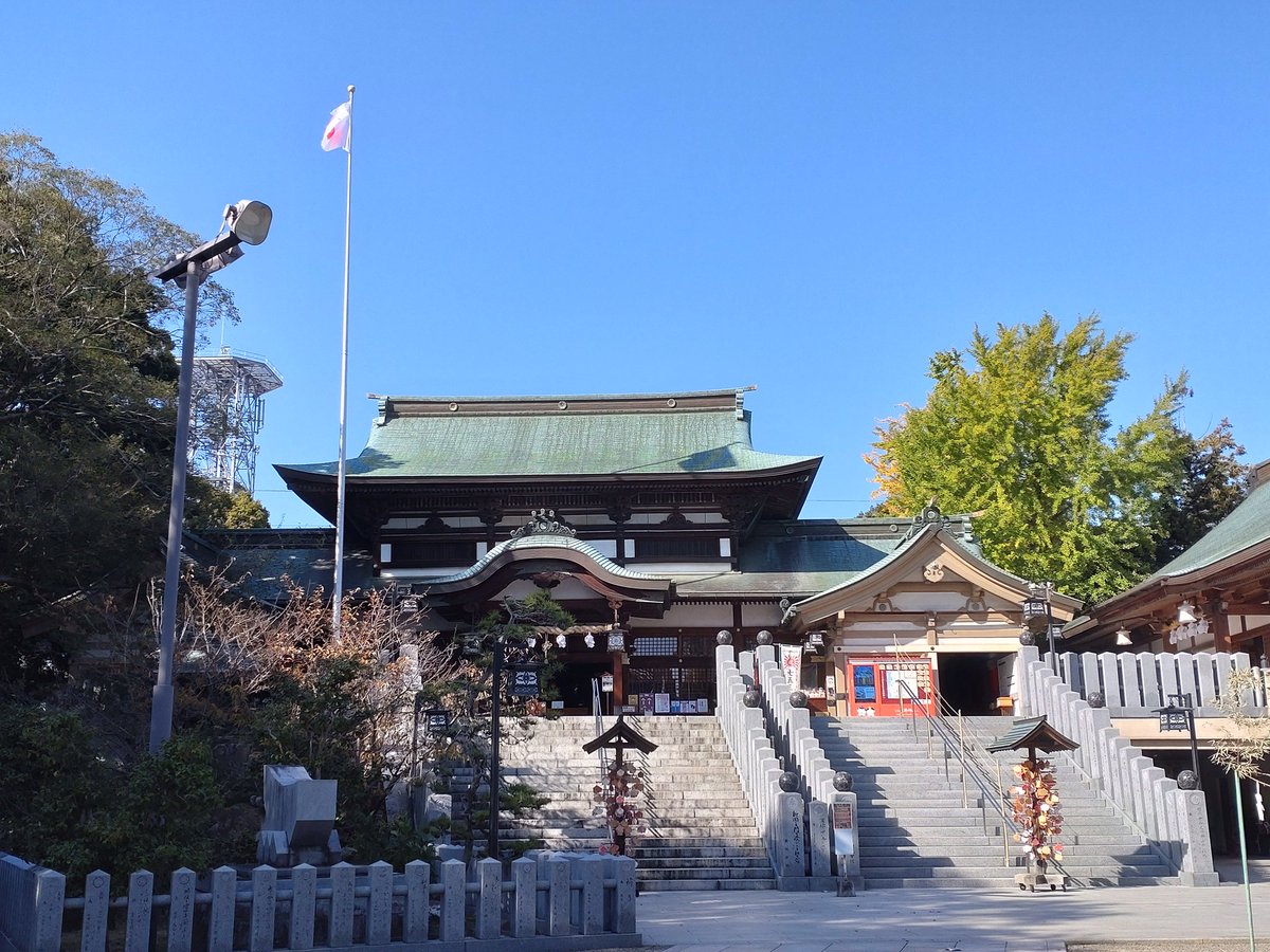 it_lecture's tweet image. なんか、この10日ほどの間に、ここは日本か？と思ってしまうようなことが立て続けに起こった。
気を付けても避けようがない。
厄年なので厄払いはしたけど年末になって効果がなくなった？
できる対処が神頼みくらいしかない！
氏神様で神頼みと、厄玉を買ってぶつける厄払い。

#氏神 #厄払い #椿神社