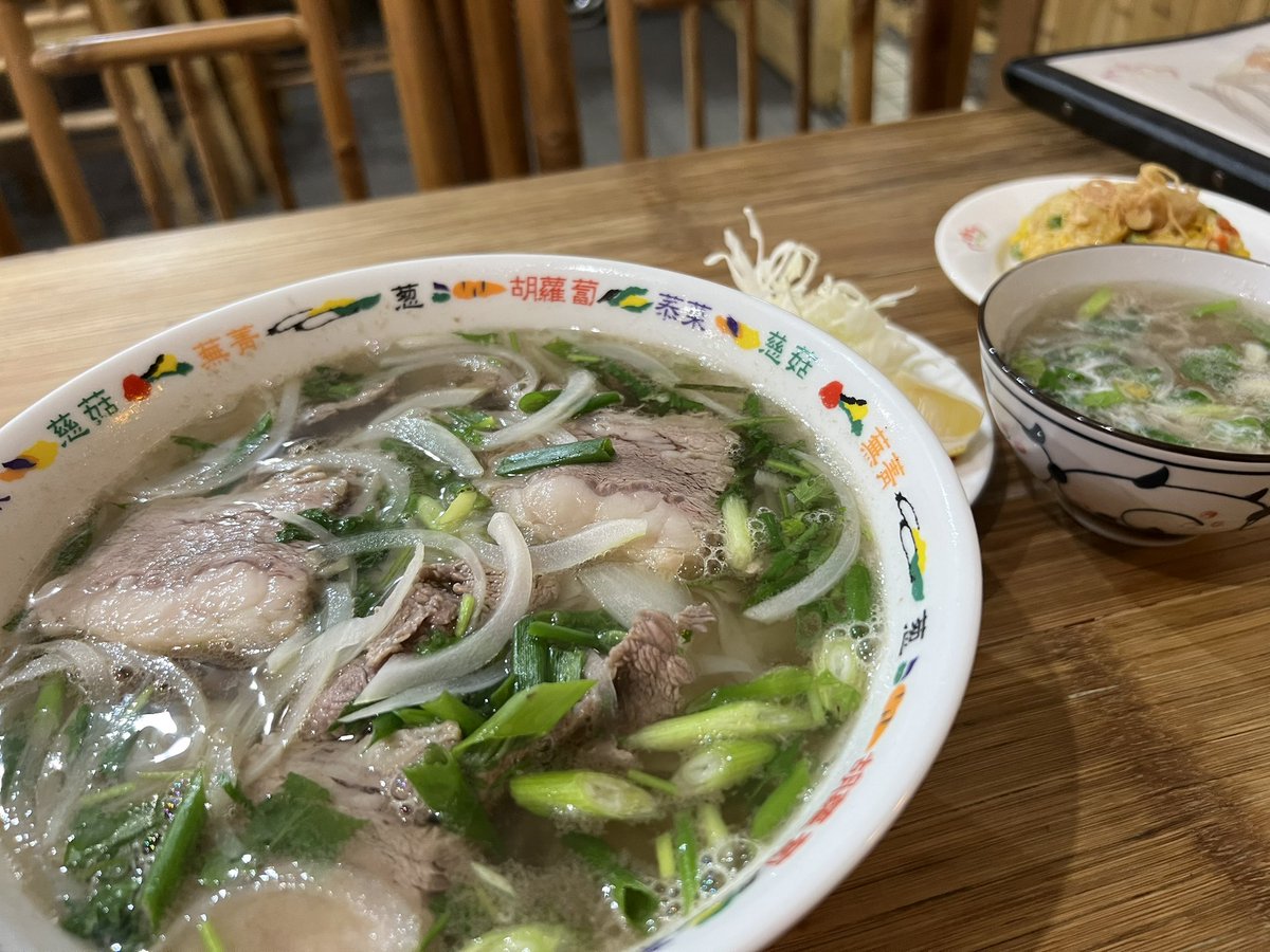 JamesAndKuumi's tweet photo. ふらっと立ち寄ったお店が
すんごい本格的でびっくりだった。

レビューみたらいつもは結構混んでるようだけけど、ラッキーな事に貸切だった！

また行きたいな^_^ https://t.co/K8Z7NmsHJX