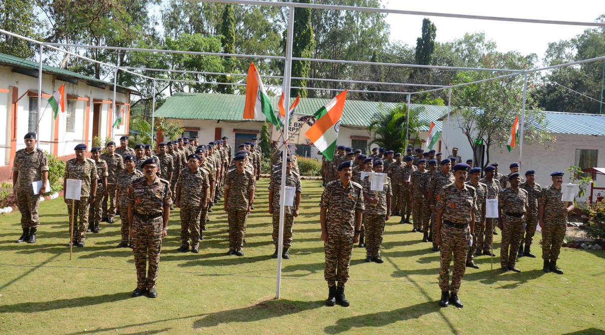 co242bncrpf's tweet photo. In commemoration of the completion of 150 years of Vande Mataram, all the officers and soldiers posted in 242 Battalion sang Vande Mataram song together. #vandematram #CRPF #kksector https://t.co/2tNJt5hKzj