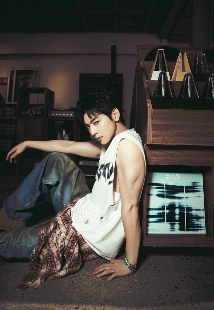 Cha Eunwoo in concept photos for the 2nd mini album “ELSE”.