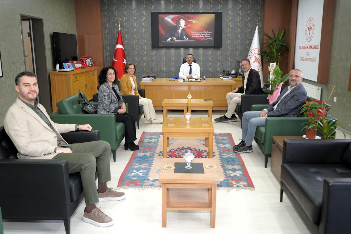 İl Sağlık Müdürümüz Doç. Dr. Tarık ACAR’a hayırlı olsun ziyaretinde bulunan Uşak Eczacılar Odası Başkanı Sayın Ecz. Oğuz Kağan ŞAHİN'e ve Yönetim Kurulu Üyeleri'ne nazik ziyaretlerinden dolayı teşekkür ediyoruz.