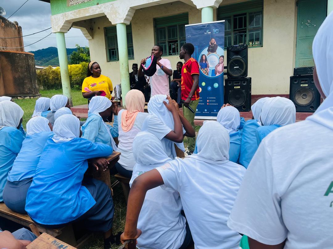reachahand's tweet image. What a powerful Friday for our team in Kasese! 🥳

We kicked off the day with inspiring #GNTrybe peer learning sessions at Kasese Muslim S.S.S, diving into vital topics like menstrual hygiene, life skills, and mental health.

We're all about breaking stigma and promoting