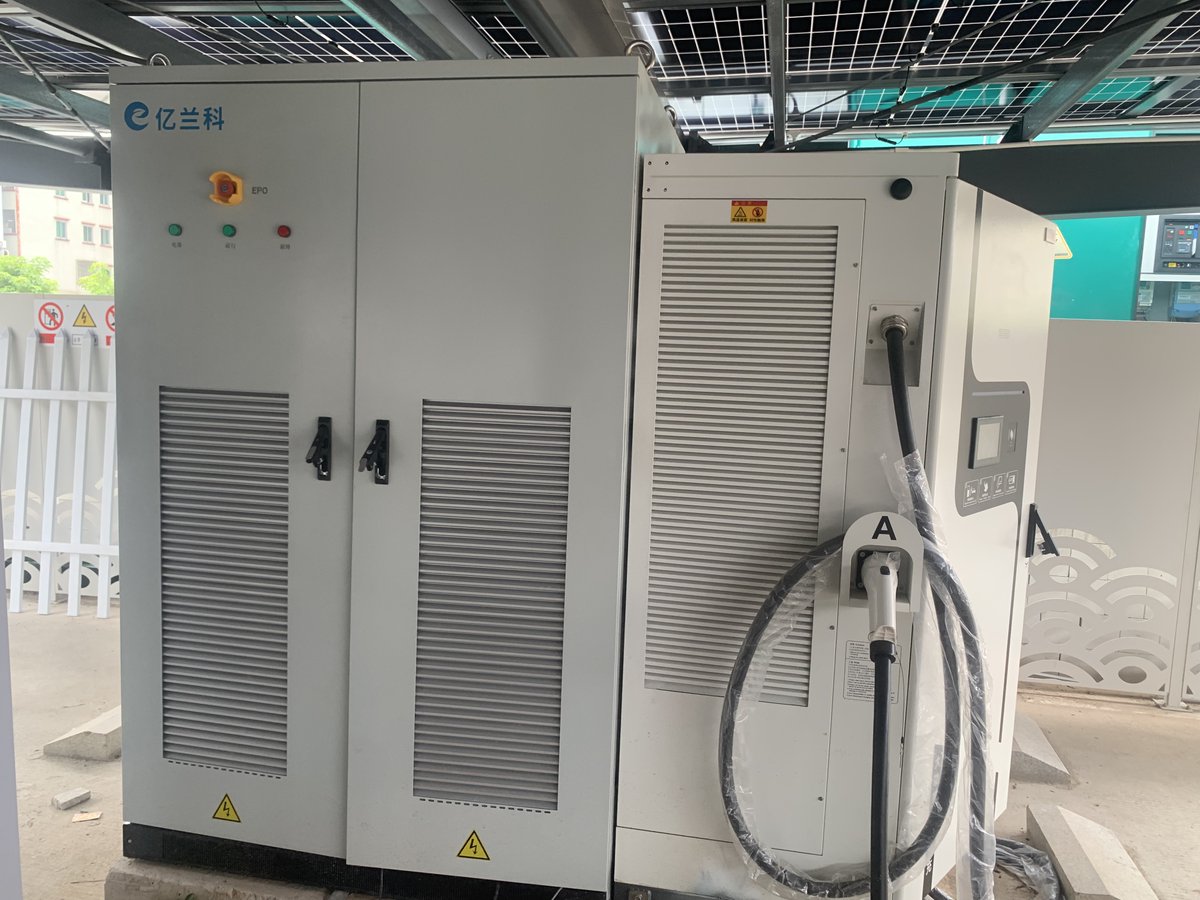 ElecodElectric's tweet image. 🚨Good news!  #Elecod&apos;s PV + storage hybrid inverter project is now live in Dongguan!
⚡250kW PCS + 100kW PV + 100kW DC/DC
🔌261kWh battery + dual-gun 360kW DC charger

Need help?  Contact us
📩 marking@elecod.com
🌐 elecod.com

#EnergyStorage #EVCharging #SolarPower