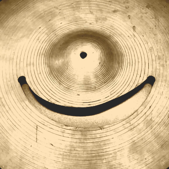 ＜ゆる募＞　ご不要になりましたクラッシュシンバルお譲り下さい　ひび割れ多々あるものでも大歓迎です（修繕して使います）　着払いで以下までお送りいただければ幸いです　どうぞよろしくお願いいたします　〒104-0033　中央区新川2-7-1 #B1　七針　林谷宛　07050827581
