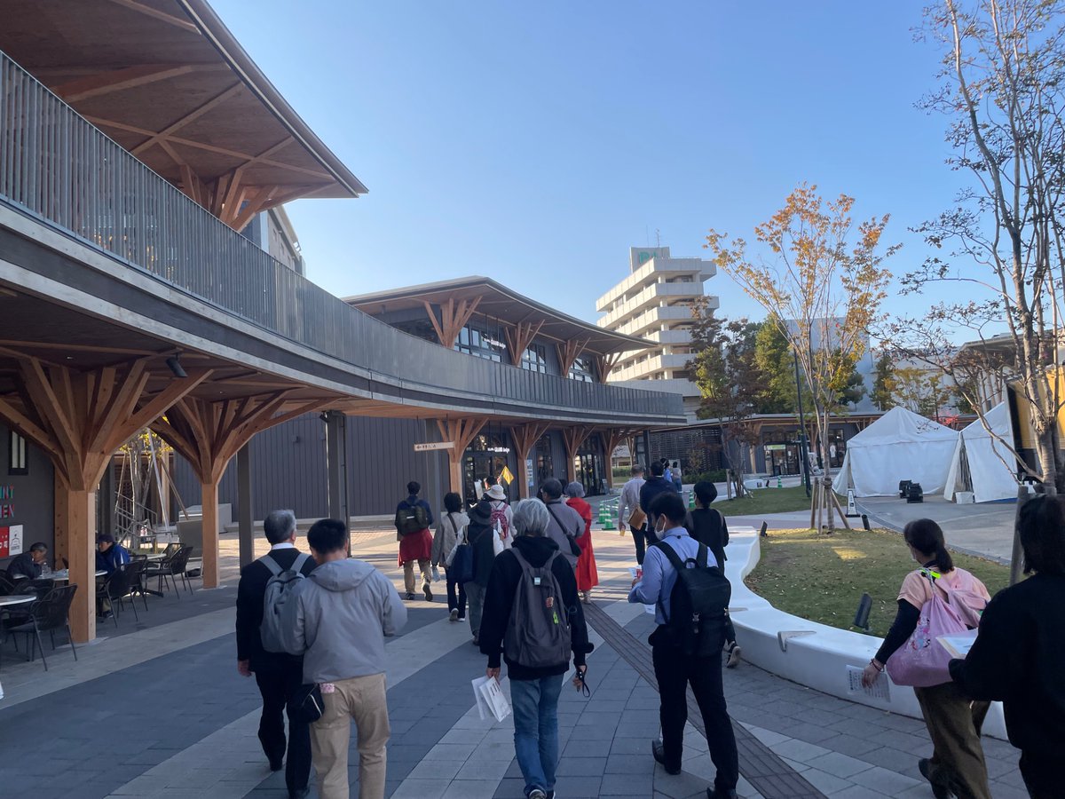 ひろしまゲートパークのガイドツアーが始まりました。設計上の工夫や裏話に、参加者の皆さんから笑い声が聞こえます😂
#たてフェス